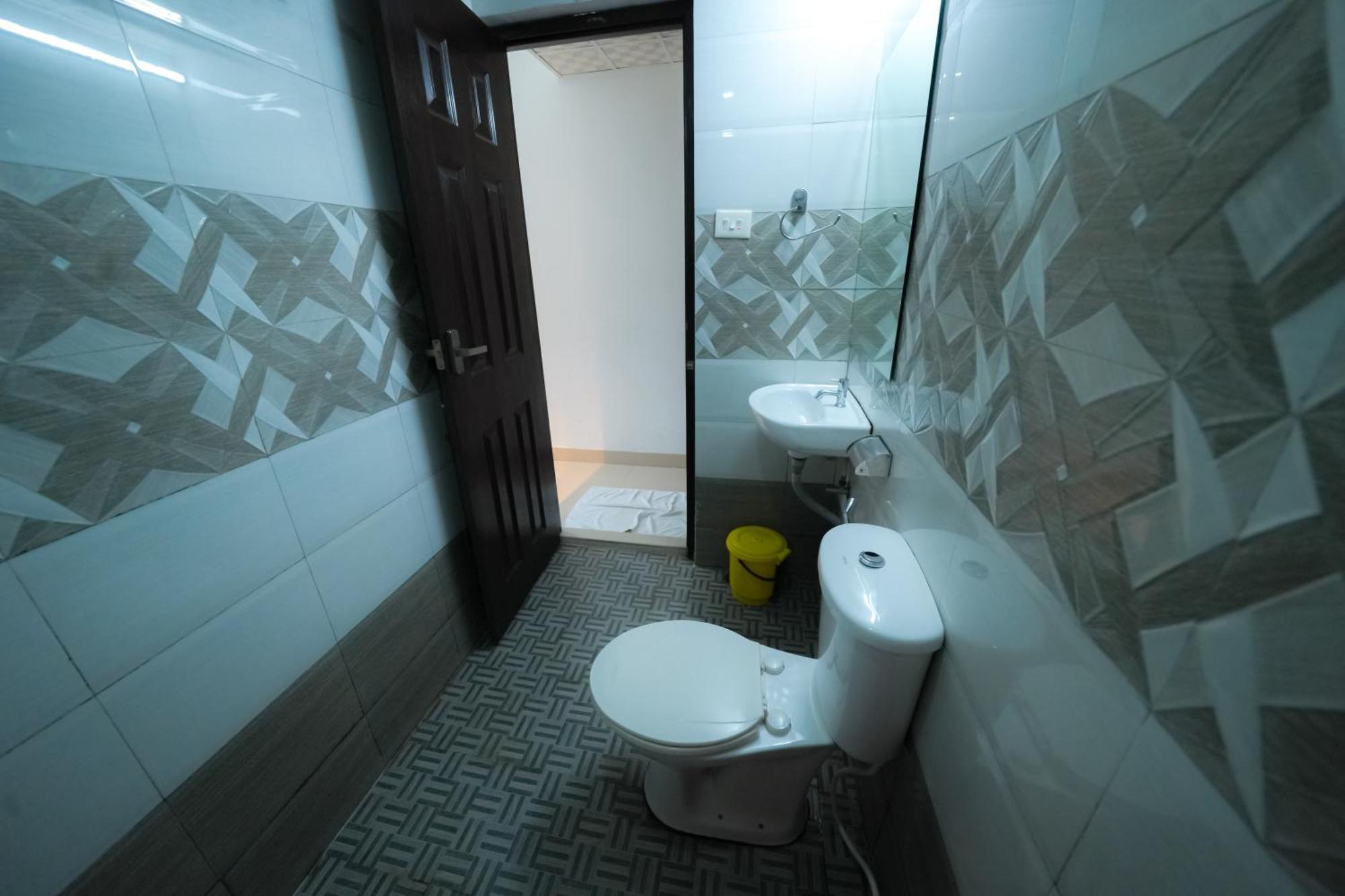 Kay Pee'S Grande Hotel Kochi Екстериор снимка
