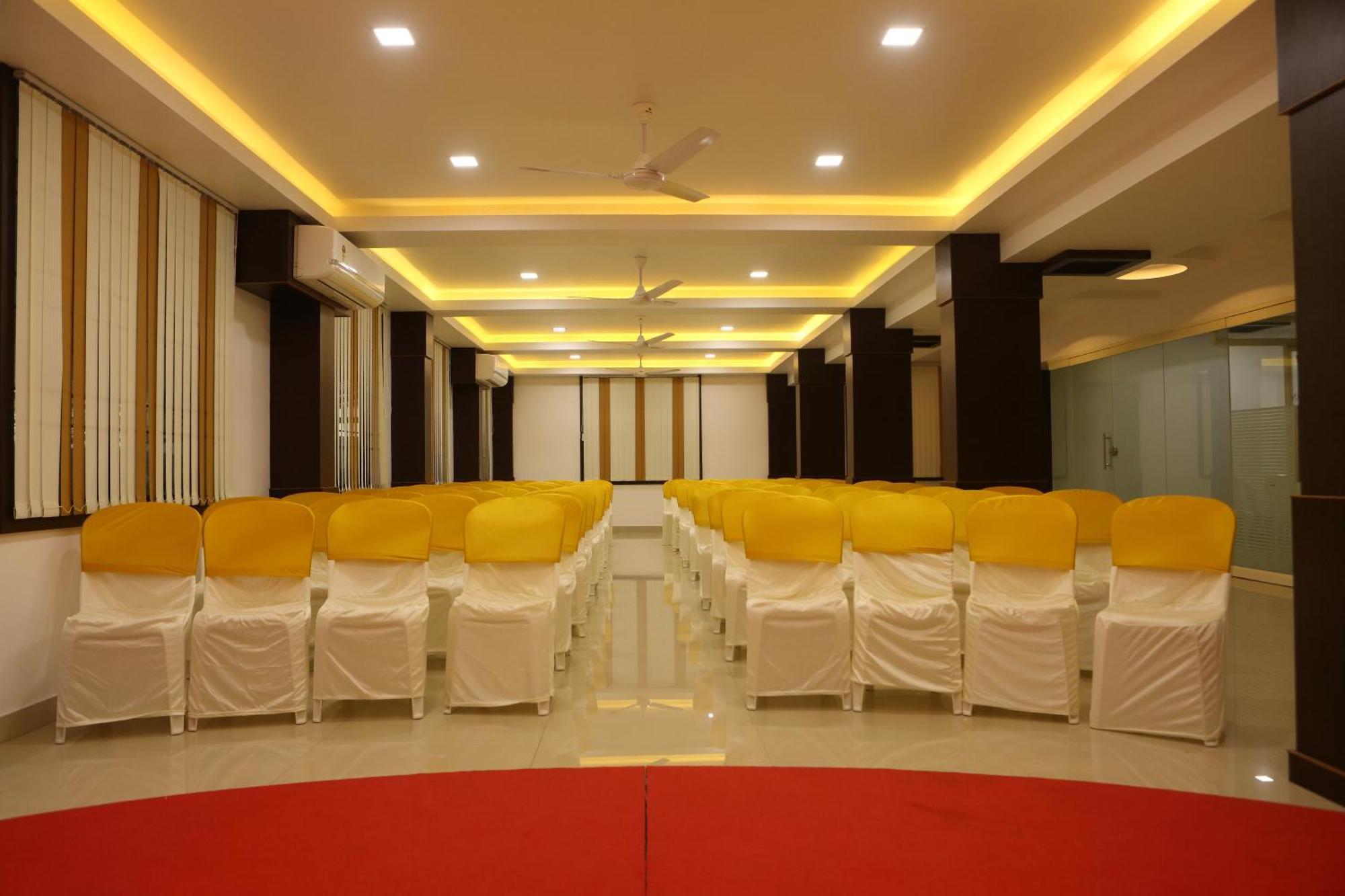 Kay Pee'S Grande Hotel Kochi Екстериор снимка