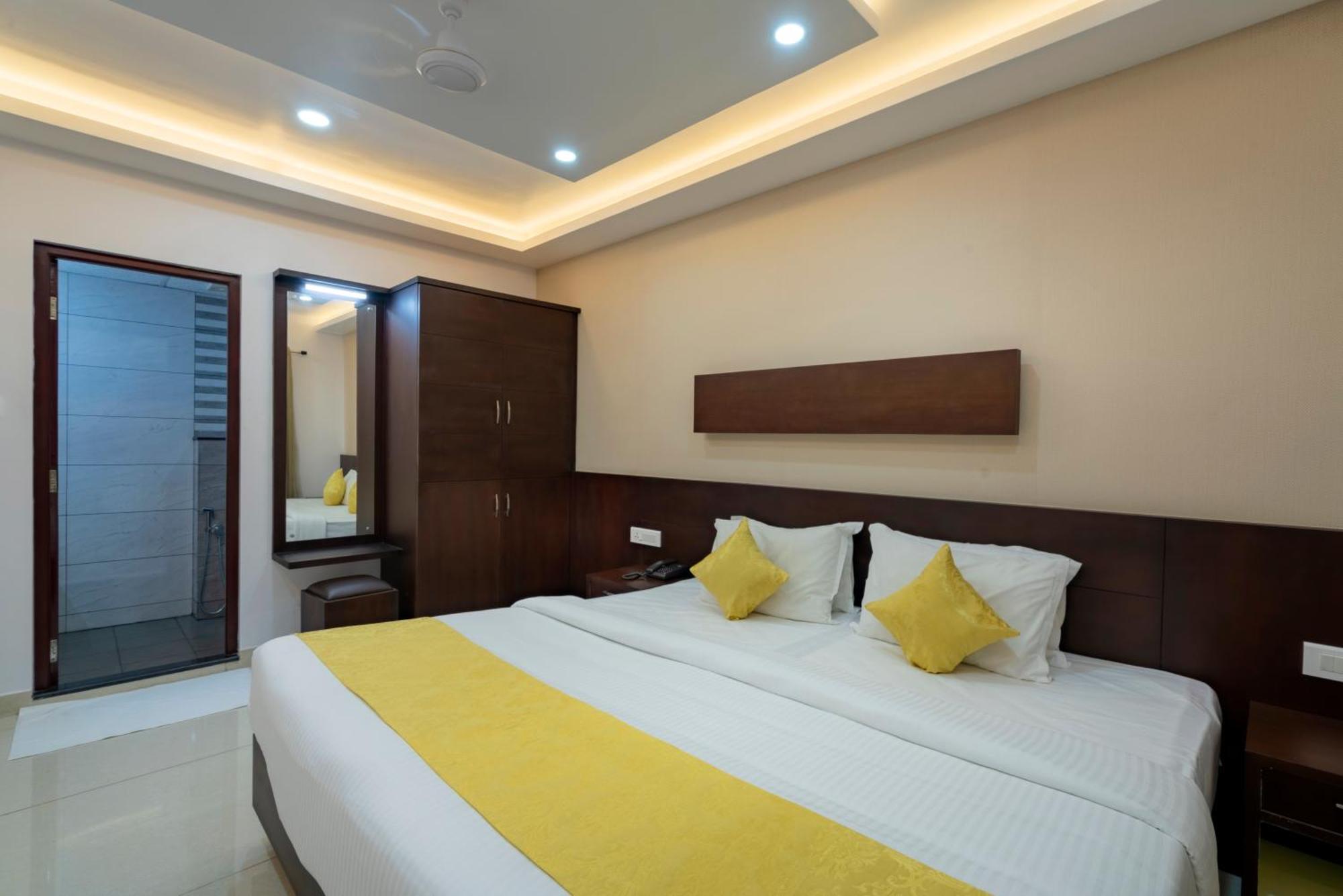 Kay Pee'S Grande Hotel Kochi Екстериор снимка