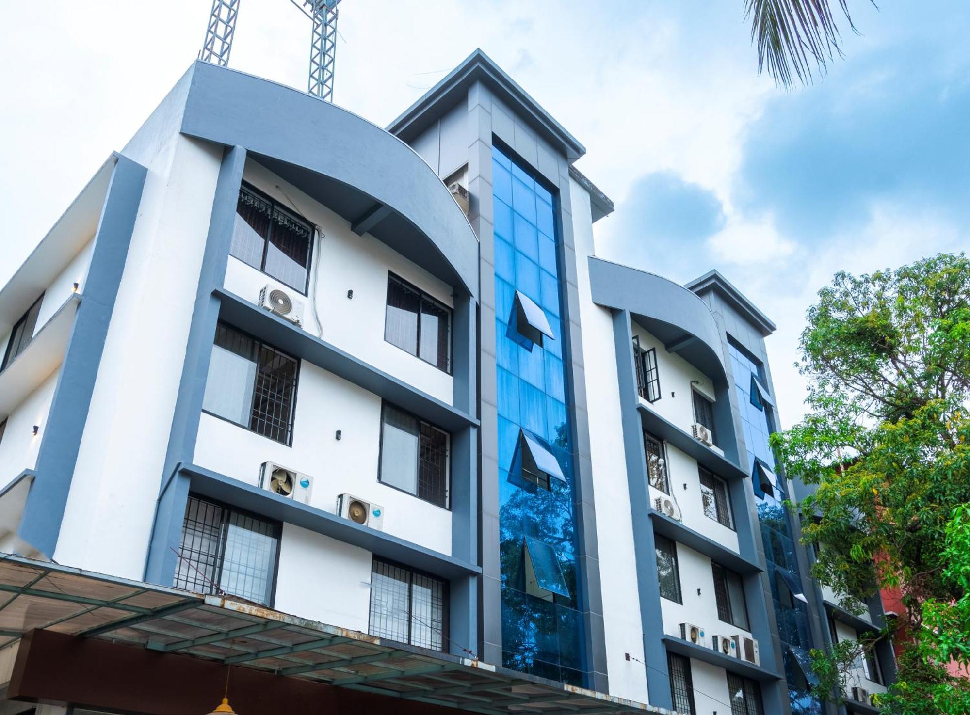 Kay Pee'S Grande Hotel Kochi Екстериор снимка
